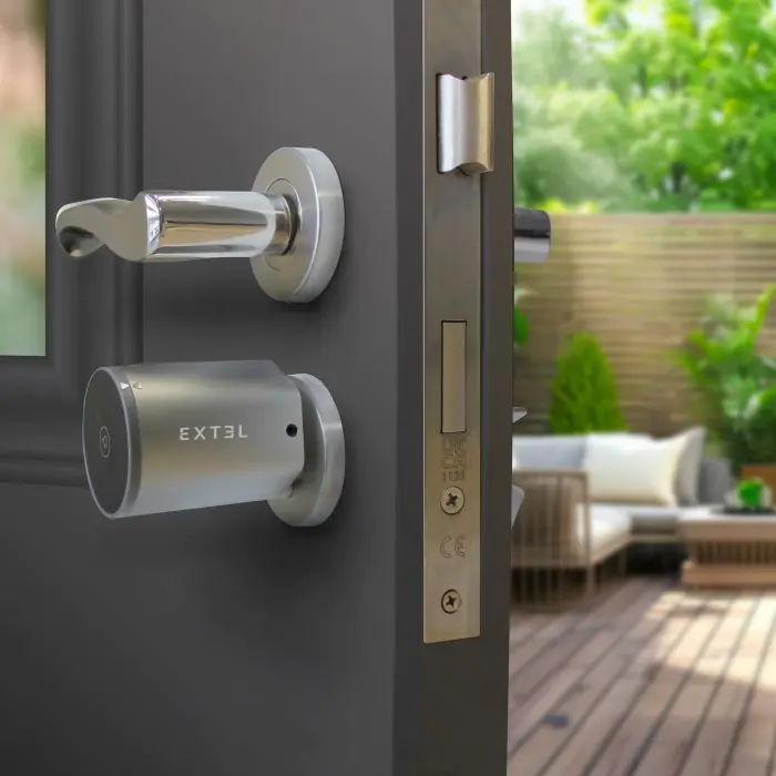 Acheter serrure connecté et poignées intelligentes sur fermetureconnectée.fr, le spécialiste en France des serrures connectées et poignées intelligentes. Installation à domicile dès 25 euros en région Ile de France